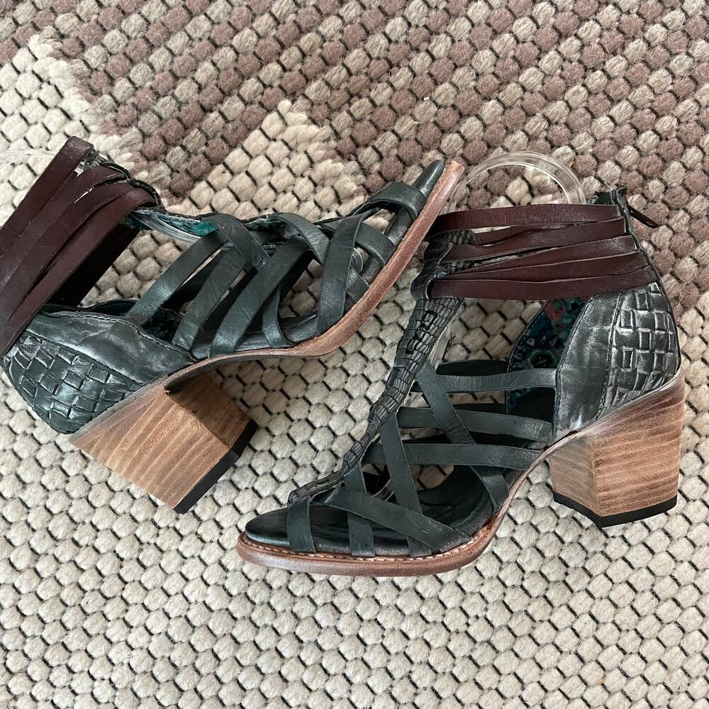 Freebird by Steven Penny Block Heel Sandals Size 8